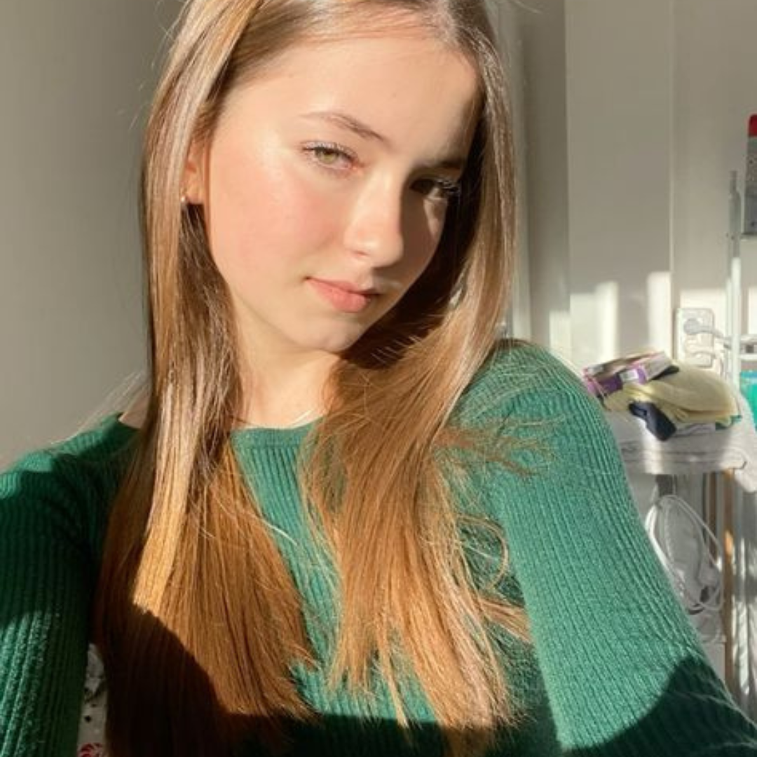 <em><strong>Estefania S.</strong></em>